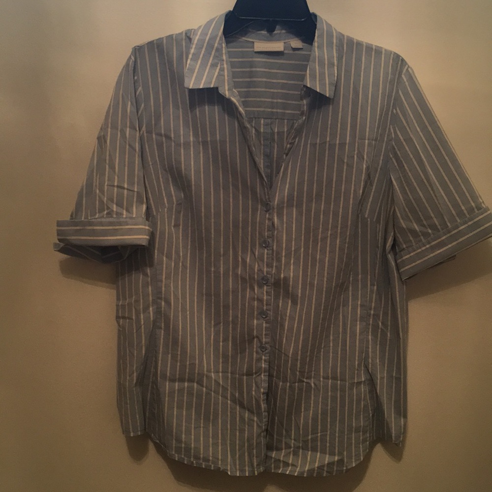 NYC business casual button down top